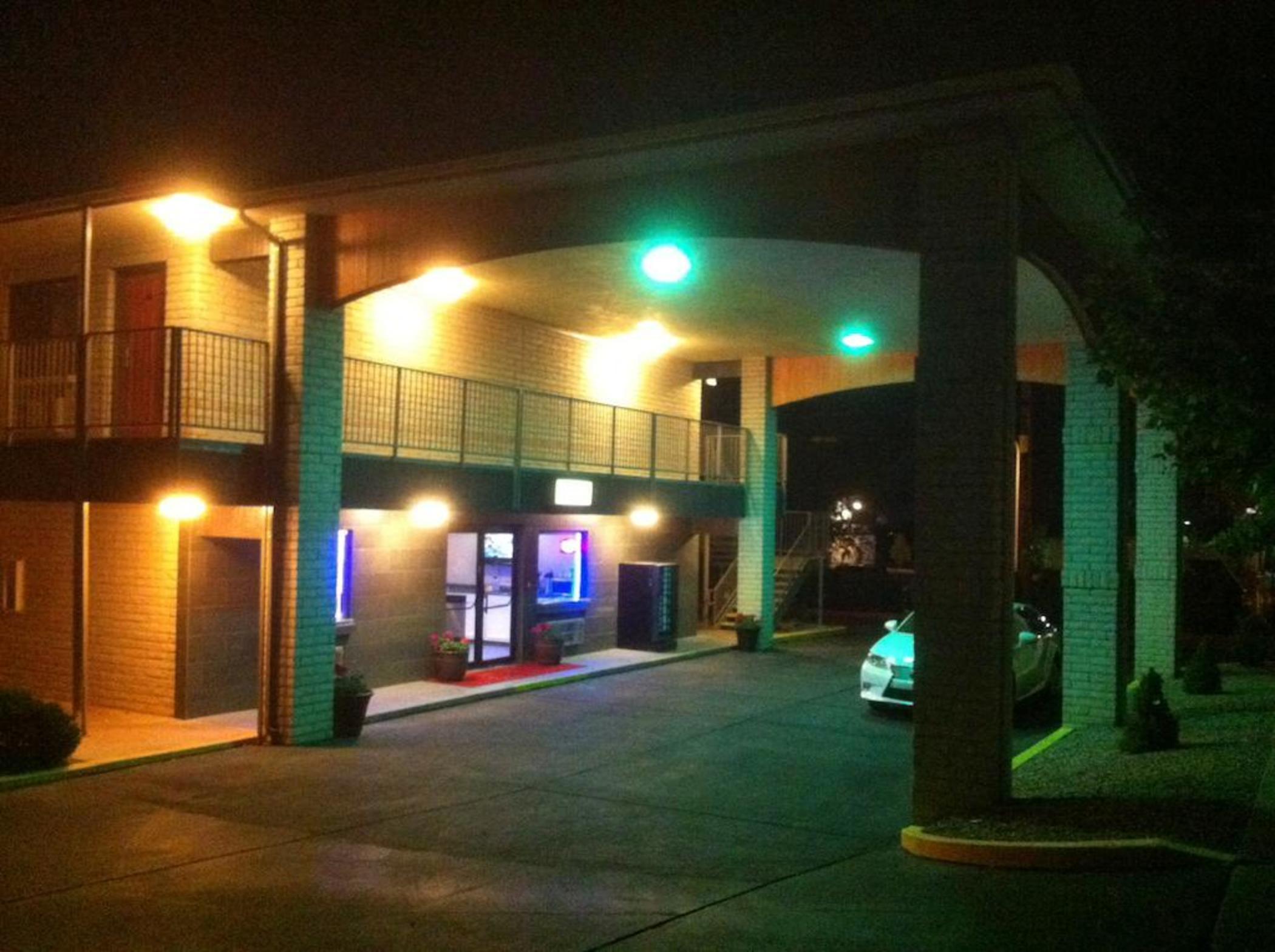 Travelodge By Wyndham Albuquerque East Dış mekan fotoğraf